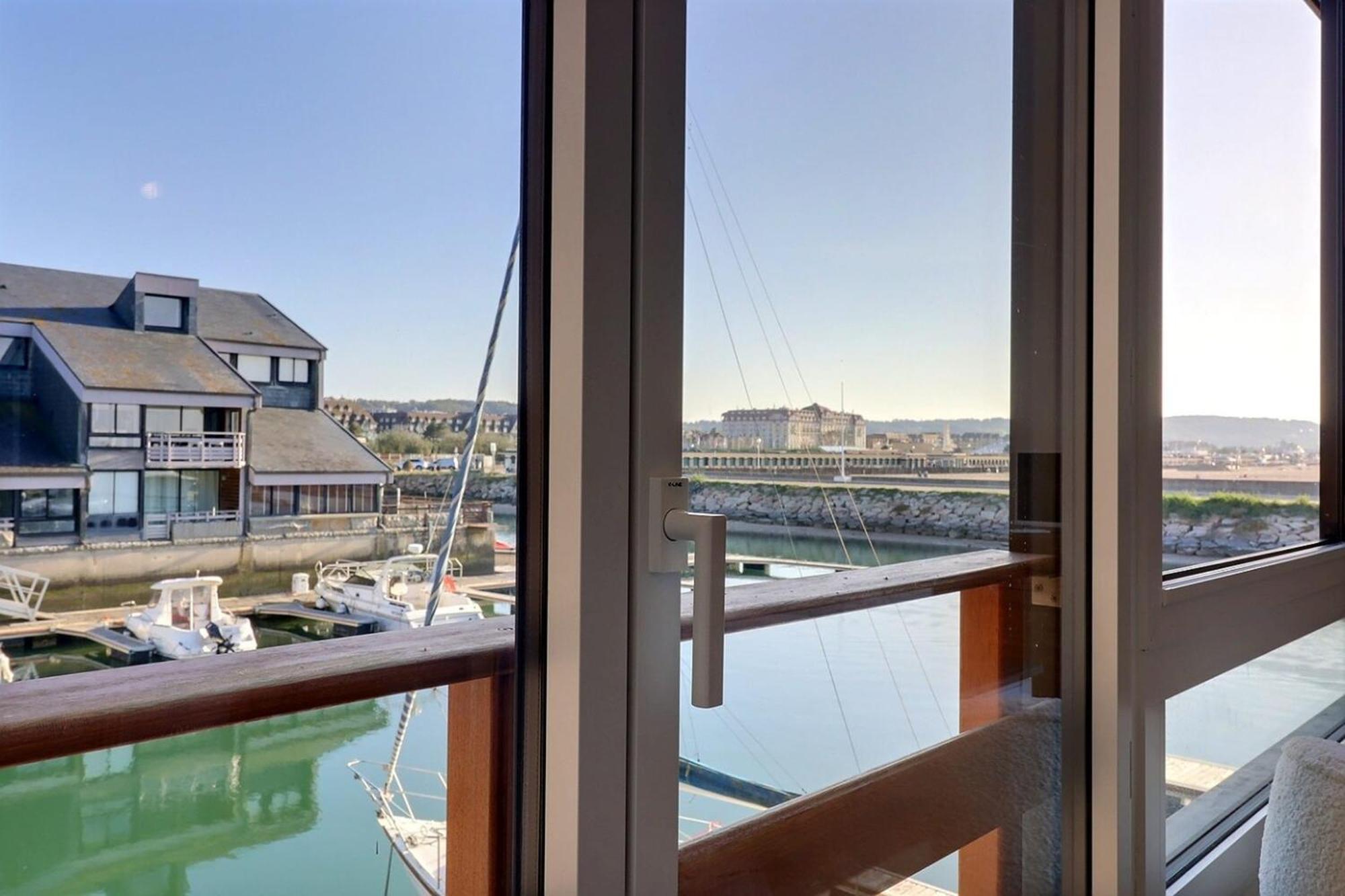 Sublime Apartment Facing The Port & Planches Deauville Esterno foto